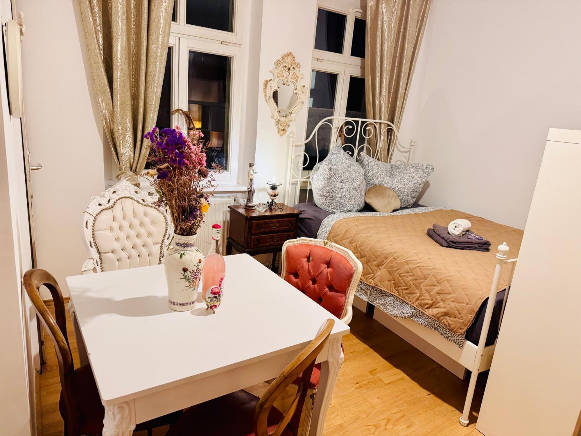 Romantic Studio Berlin Luaran gambar